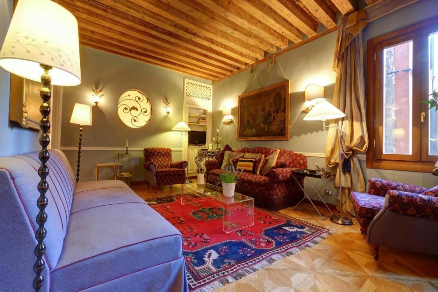 Campanile Canonica Design House * Venecia