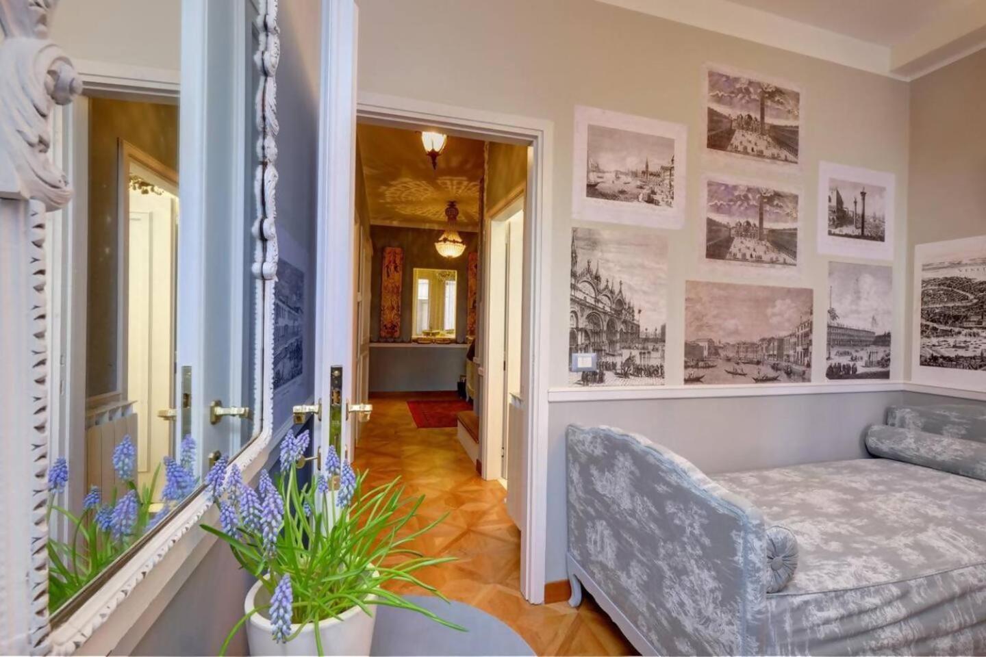 Campanile Canonica Design House * Venecia